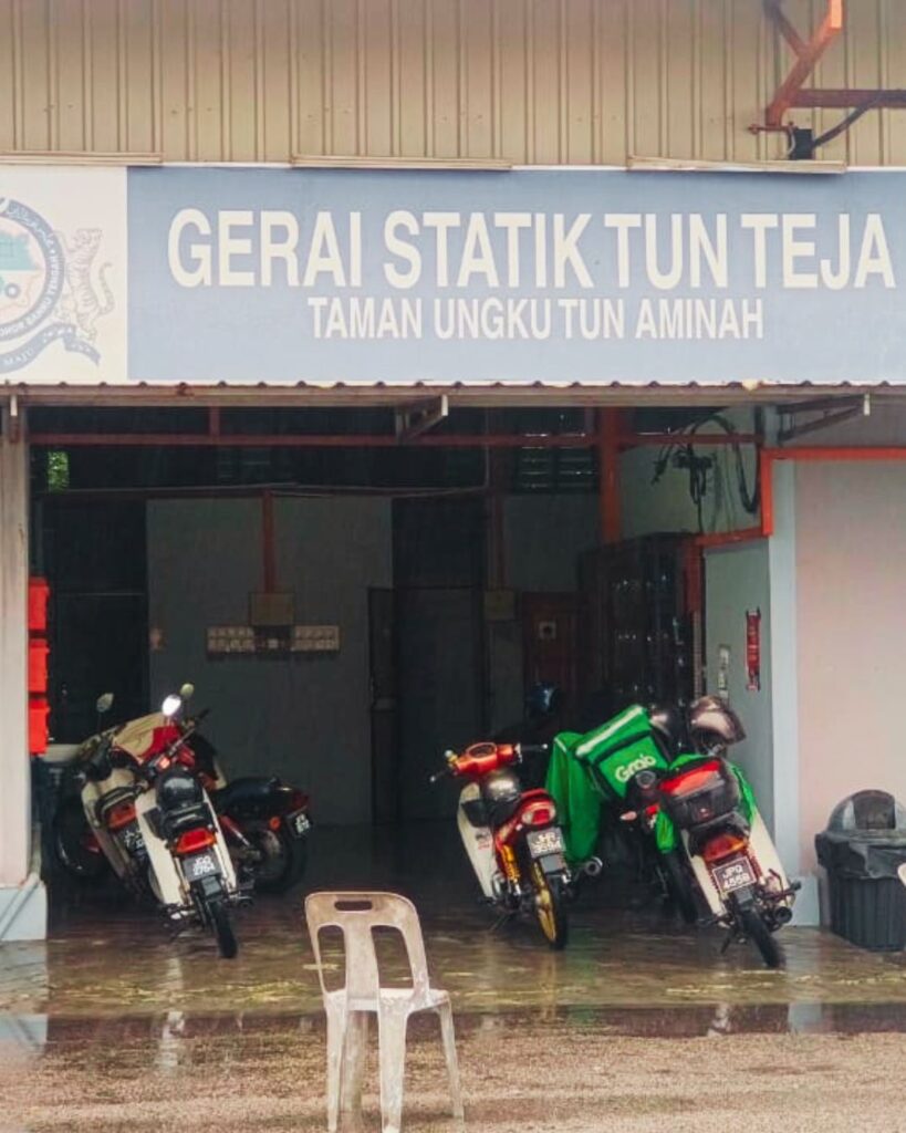 Kedai Gunting Dana – Ibrahim Bin Atan V03